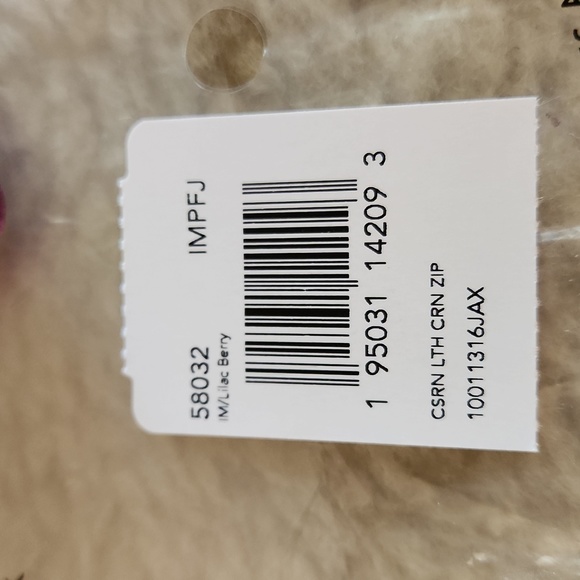 Gorgeous NWT Coach Lilac Berry Leather Corner Zip Wristlet 🩷💜 - Picture 13 of 13